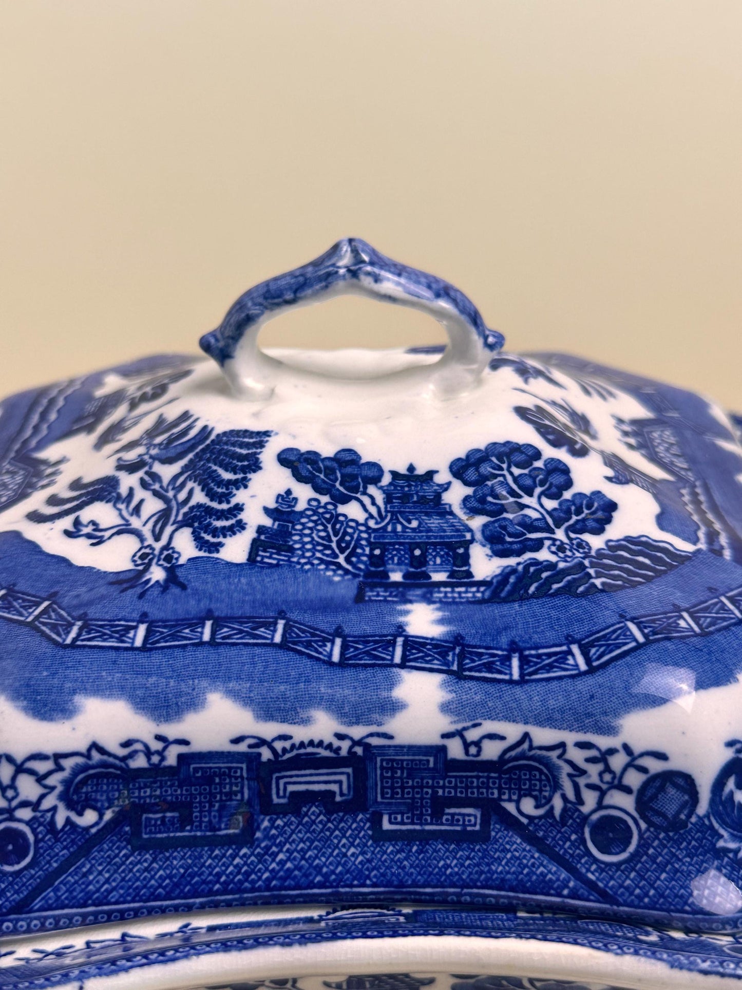 Allertons Blue Willow Covered Tureen, Staffordshire Transferware