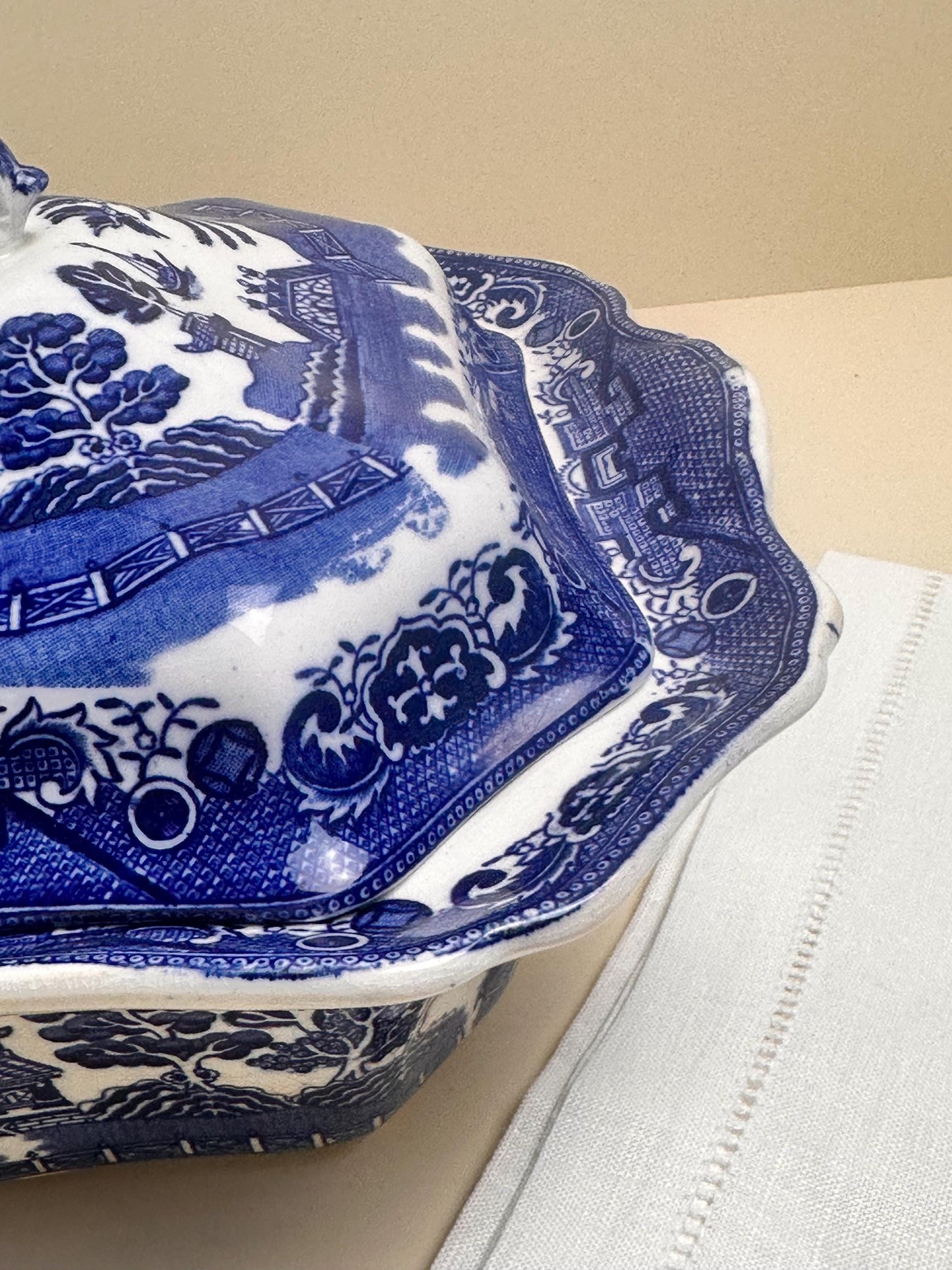 Allertons Blue Willow Covered Tureen, Staffordshire Transferware