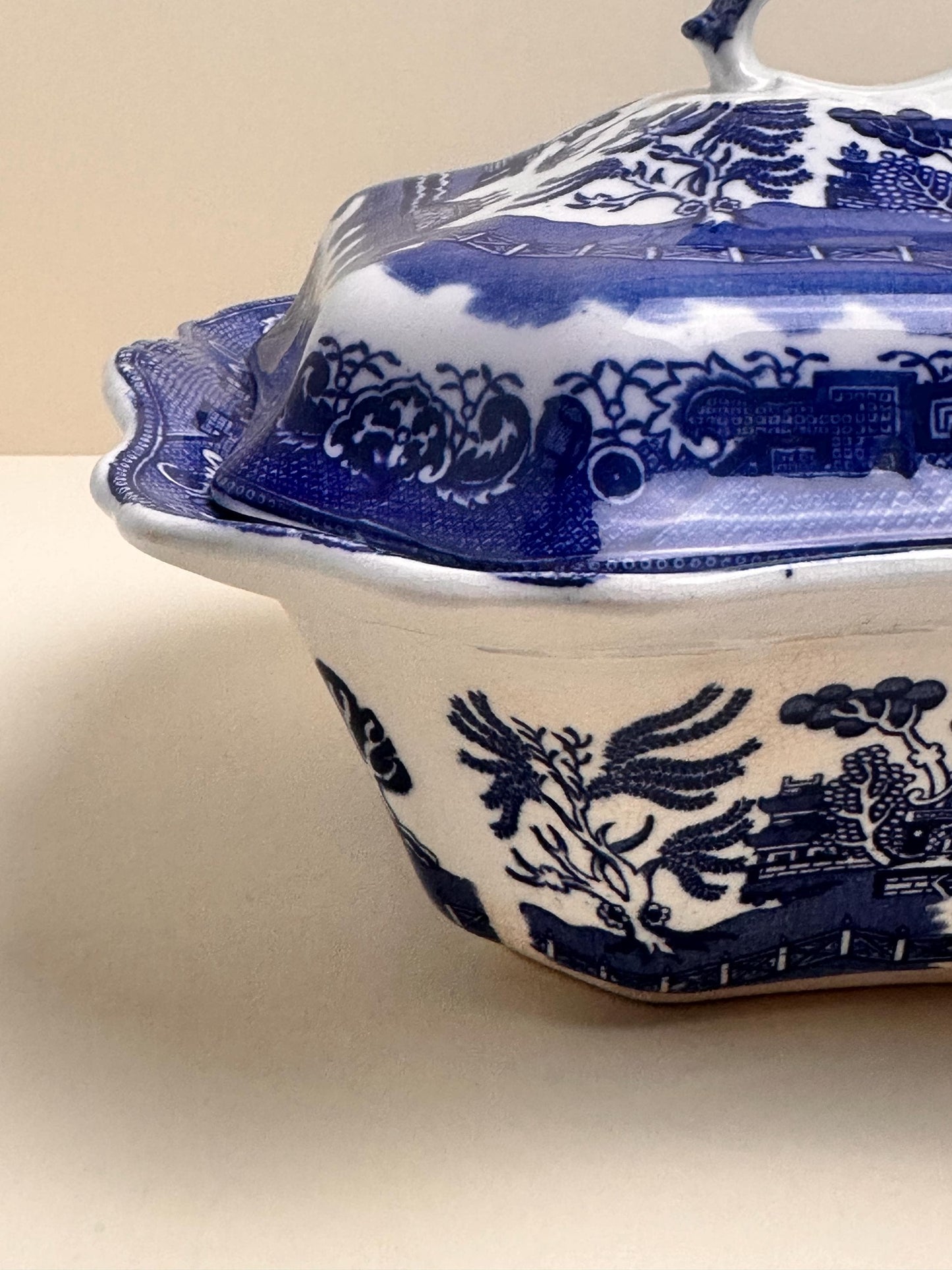 Allertons Blue Willow Covered Tureen, Staffordshire Transferware
